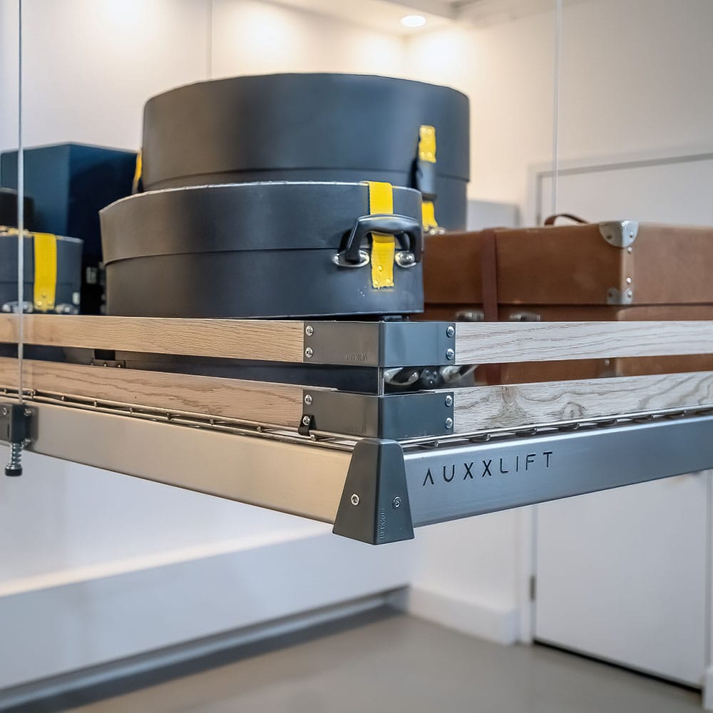 Auxx-Lift Auxx-Guard Corner Detail With Cargo